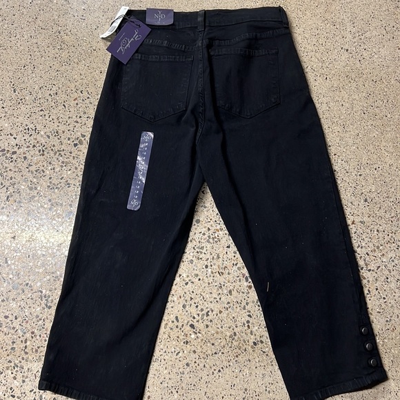 Not your daughters capri jeans.  women’s size 12. Black - Picture 1 of 5